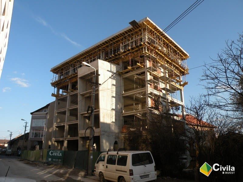 Structura din beton armat a clădirii de birouri Panax din Oradea, în execuție
