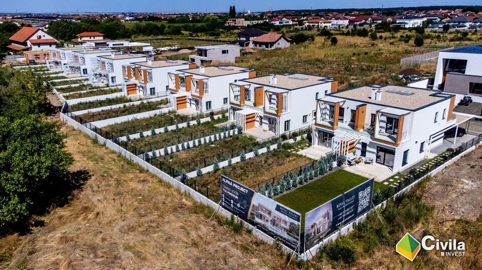 Ansamblul rezidențial Royal Valley din Dumbrăvița — duplexurile finalizate, văzute de sus