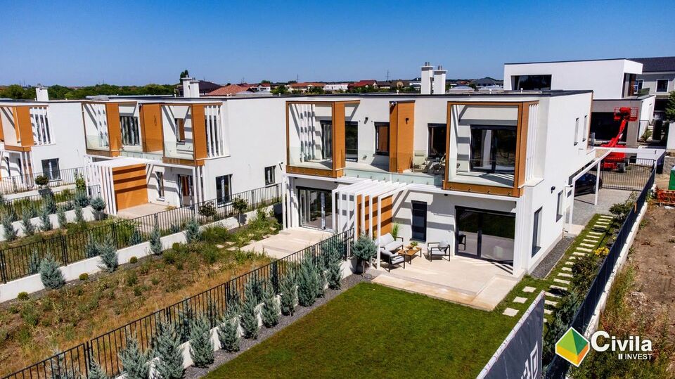 Royal Valley, Dumbrăvița — un duplex finalizat, cu terasa și grădina, văzut de sus